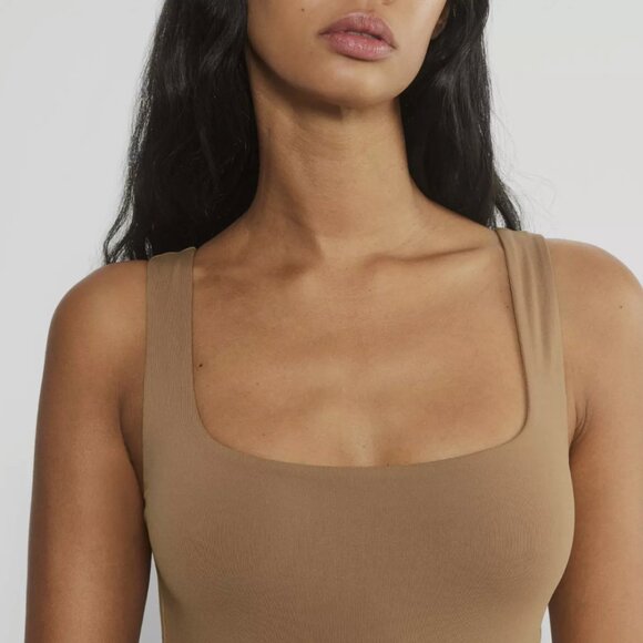 Aritzia Babaton Contour Saville Sleeveless Square Neck Bodysuit - Picture 3 of 4